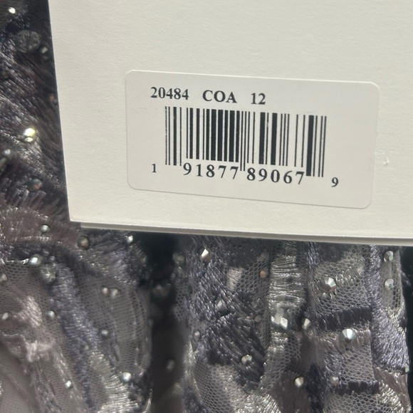 Mac Duggal 20484 NWT Sleeveless High Neck Embroidered Gown - Picture 6 of 7